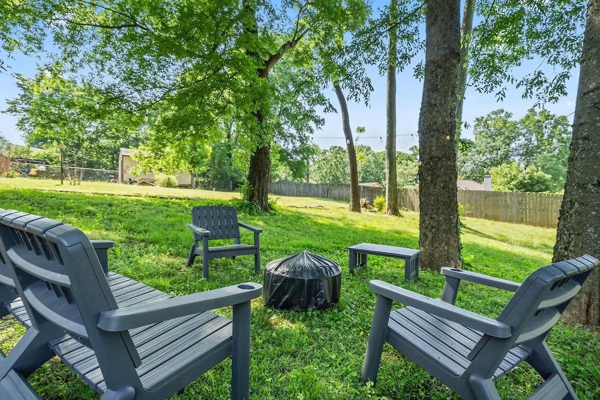 Apartman 3Br Gem! Home Theater With Large Yard! 5 Miles To Airport And Uptown! Free Parking! Pets Ok! Charlotte
