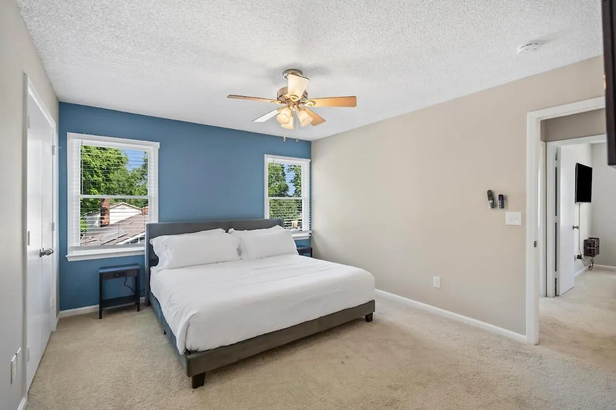 Apartman 3Br Gem! Home Theater With Large Yard! 5 Miles To Airport And Uptown! Free Parking! Pets Ok! Charlotte Amerikai Egyesült Államok