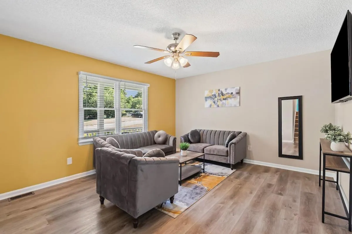Apartman 3Br Gem! Home Theater With Large Yard! 5 Miles To Airport And Uptown! Free Parking! Pets Ok! Charlotte