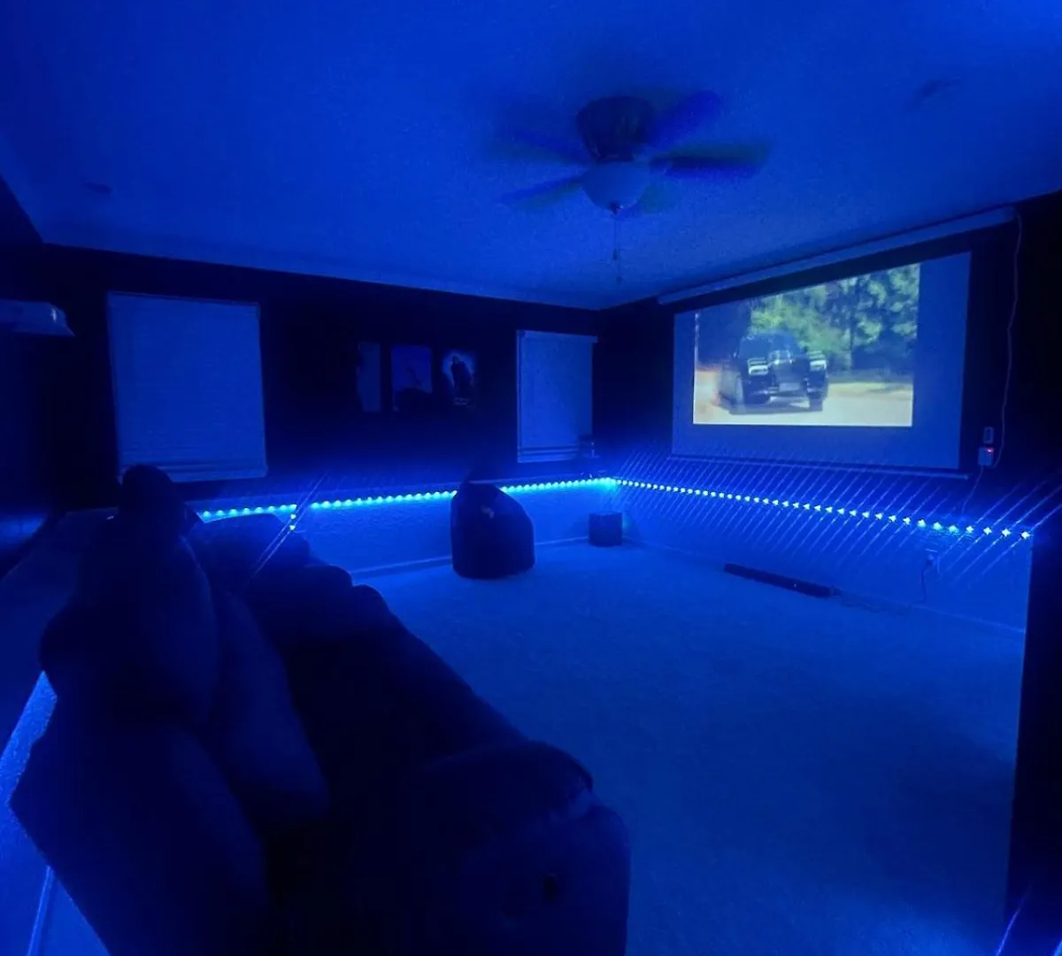 3Br Gem! Home Theater With Large Yard! 5 Miles To Airport And Uptown! Free Parking! Pets Ok! 夏洛特 美国