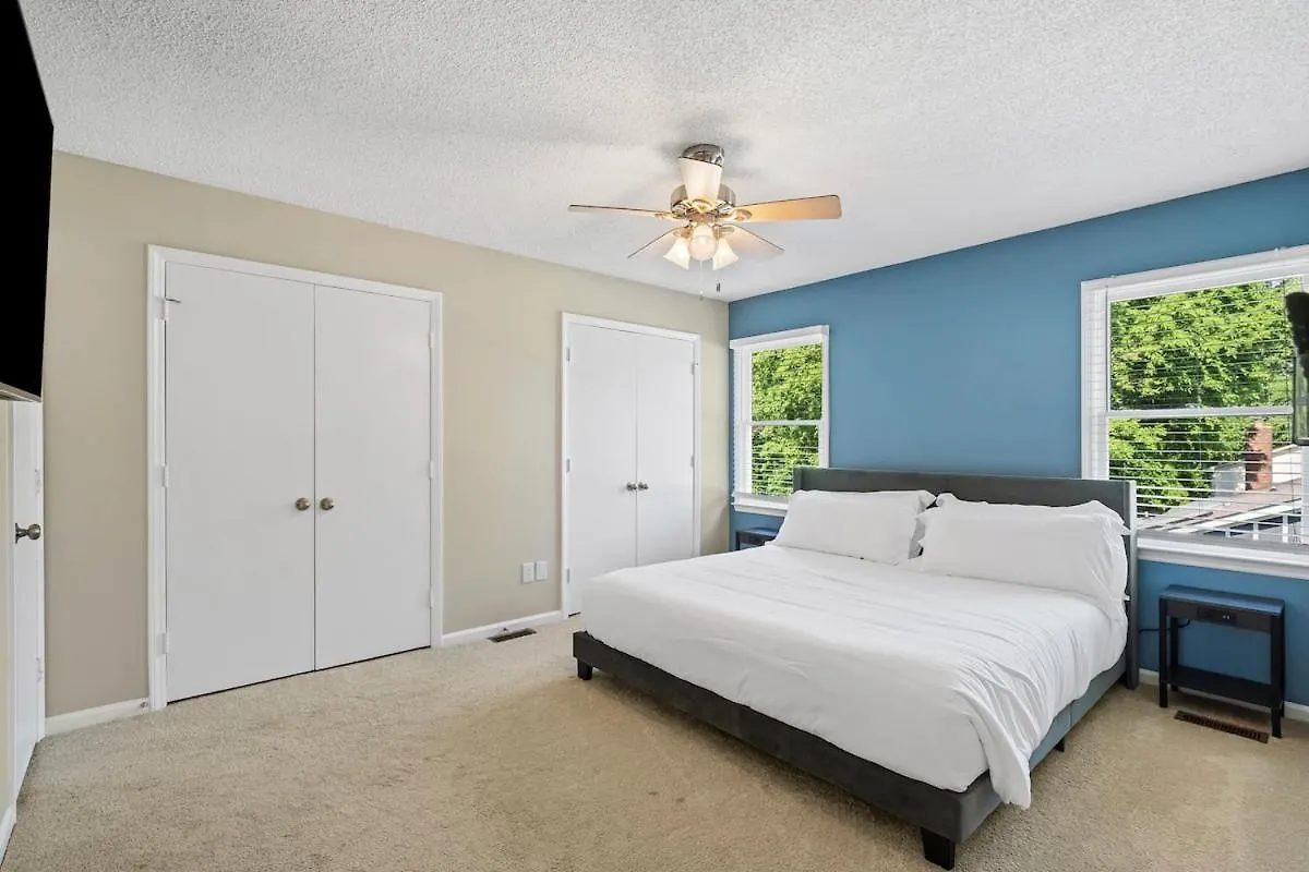 3Br Gem! Home Theater With Large Yard! 5 Miles To Airport And Uptown! Free Parking! Pets Ok! 夏洛特 0*,